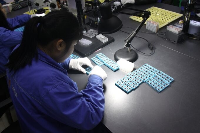 Cnc-draaiwerktuigen Cermet-draaiwerktuigen inbrengen Gouden kleur Oxidatieweerstand DCMT07 DCMT11