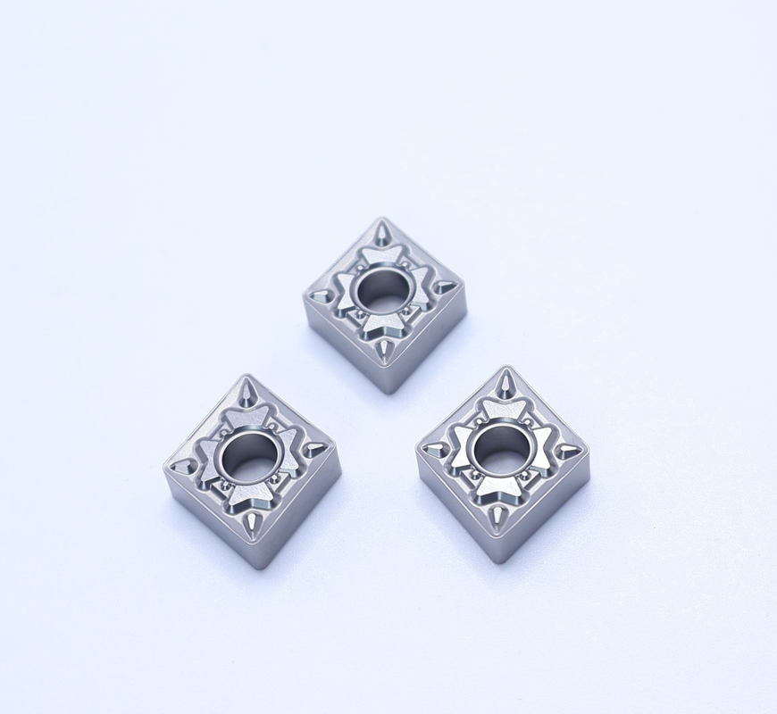 Externe draaimachine voor CNC-draaibank Inzet HRA92.5 Hardheid CNMG120408-FQ MF810 Niet-gecoate carbide-inzet CNMG1204