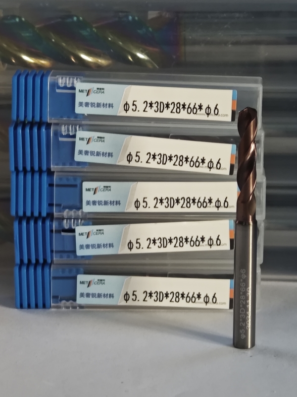 Solid Carbide 3D / 5D-boorboorcoating met G-External Coolant φ5.2 x 3D x 28 x 66 x φ6mm snijgereedschap
