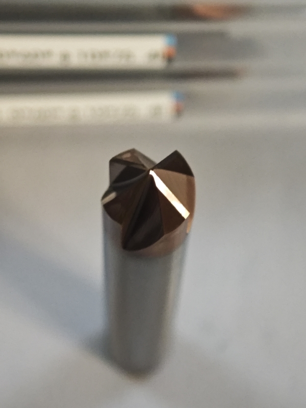 MPG4 CNC Rad Mill Carbide Chamfer Mill 4 Flutes Mill Roughing Mill Processing Mill Voor legeringsstaal Vormstaal Voorgehard staal Φ10.0 X 60°x Φ10 X 75mm