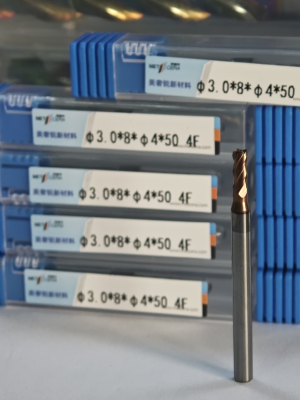 MPE4-coating AlCr-coating HRC55-60 Volhardmetalen frees 4-snijderfrees met platte kop 3 mm φ3,0 x 8 x φ4 x 50 mm