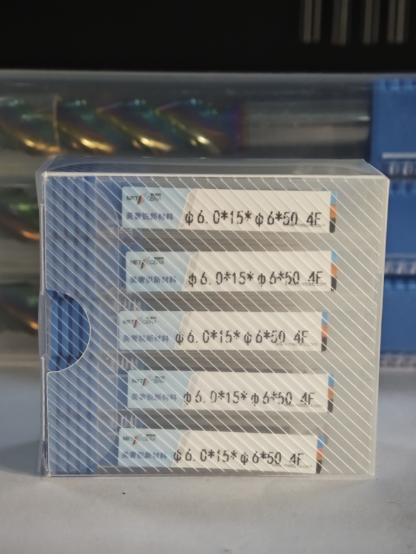 MPE4 HRC55-HRC60 Volhardmetalen frees 4-fluitfrees met platte kop CNC-frees φ6,0 x 15 x φ6 x 50 mm Coating AlCr-coating