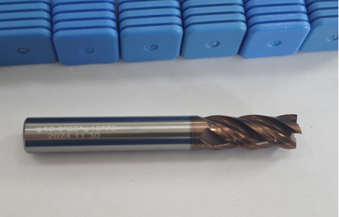 MPE4 Solid Carbide Milling Cutter 4 Flute Flat End Mill AlCr Coating φ10.0 x 25 x φ10 x 75mm voor CNC Mill