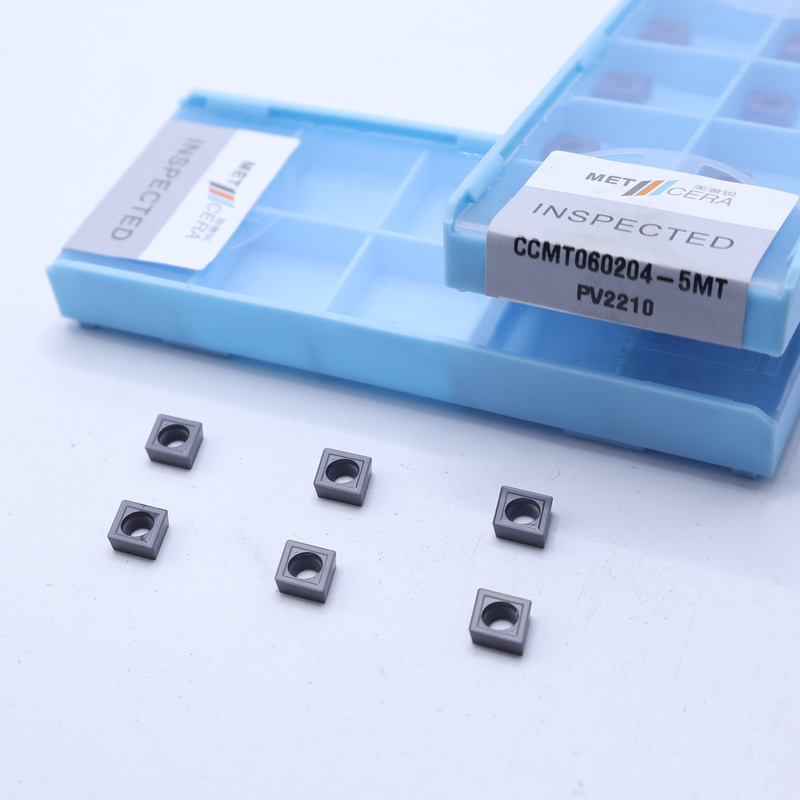 CCMT060204 PVD-gecoate Cermet-draaiingsinstallaties Interne 5MT-chipbreker Grijze kleur PV2210 Klasse Hoge hardheid HV3500