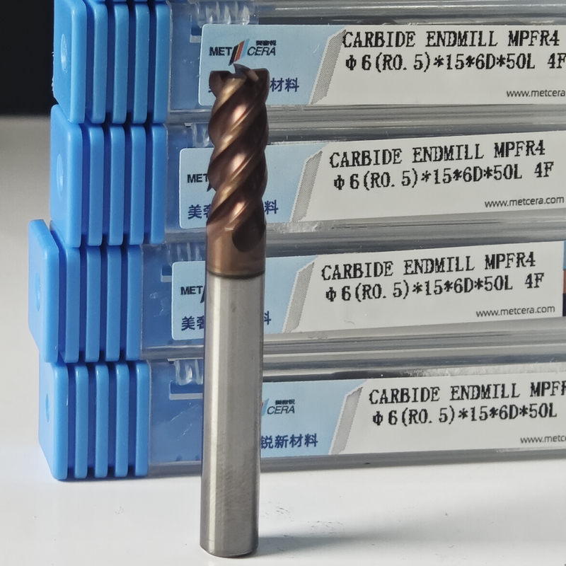 Solid Carbide Universal Cutting End Mills 4 Flutes Ronde neusmolen 6mm Φ6 R0.5 X15x6Dx50mm Voor voorgehard staalwerkstuk