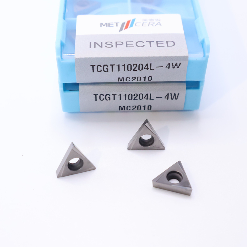 Werkstuk afwerking van laag legeringsstaal in 4W chipbreaker met TCGT11 Cermet CNC-draaiinzet