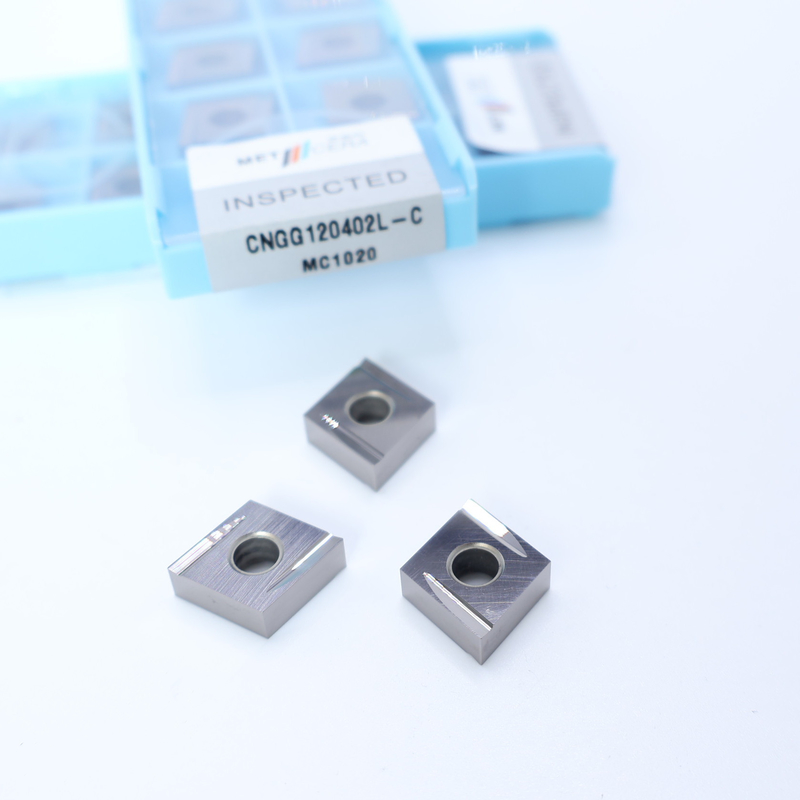 Werkstuk van koolstofstaal CNGG12 Cermet-draaiinleggingen met ongecoate coating en C-afwerking chipbreaker